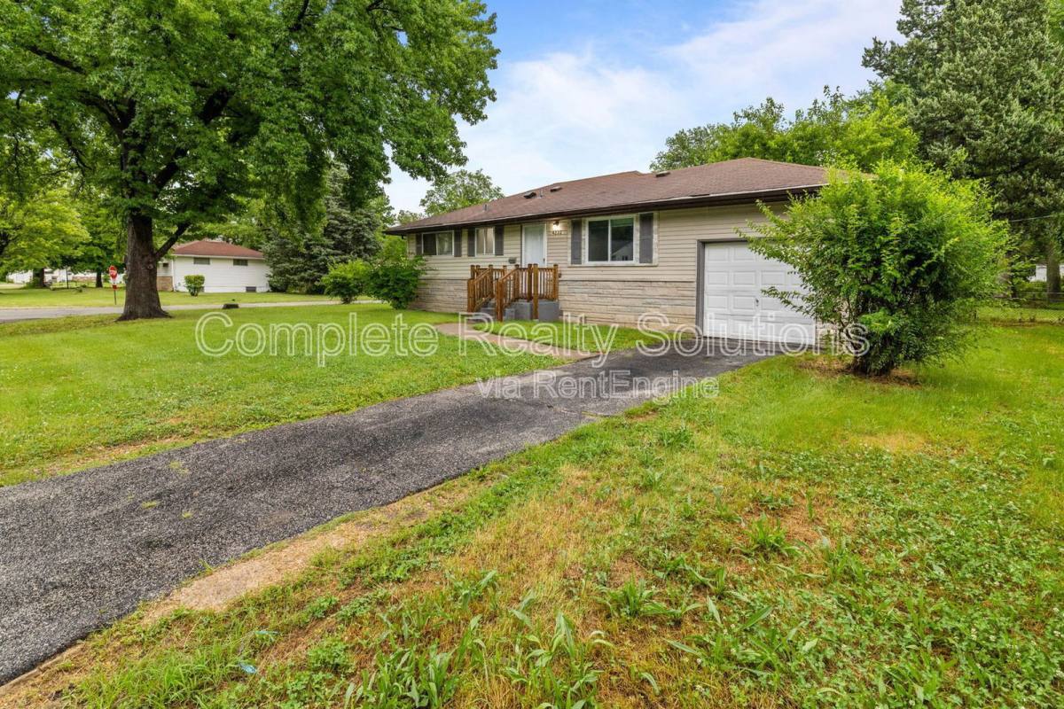 House for rent at 4232 Smithfield Place, Saint Louis, MO 63134