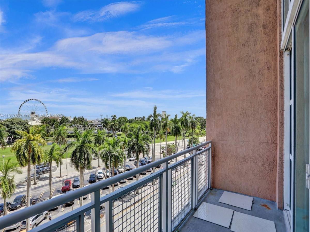 House for rent at 244 Biscayne Blvd #439, Miami, FL 33132