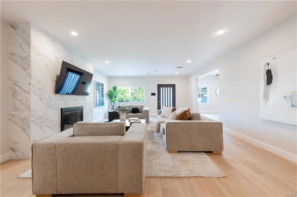 House for rent at 15460 Morrison St, Sherman Oaks, CA 91403
