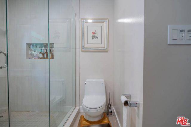 House for rent at 2760 E Glenoaks Blvd, Glendale, CA 91206
