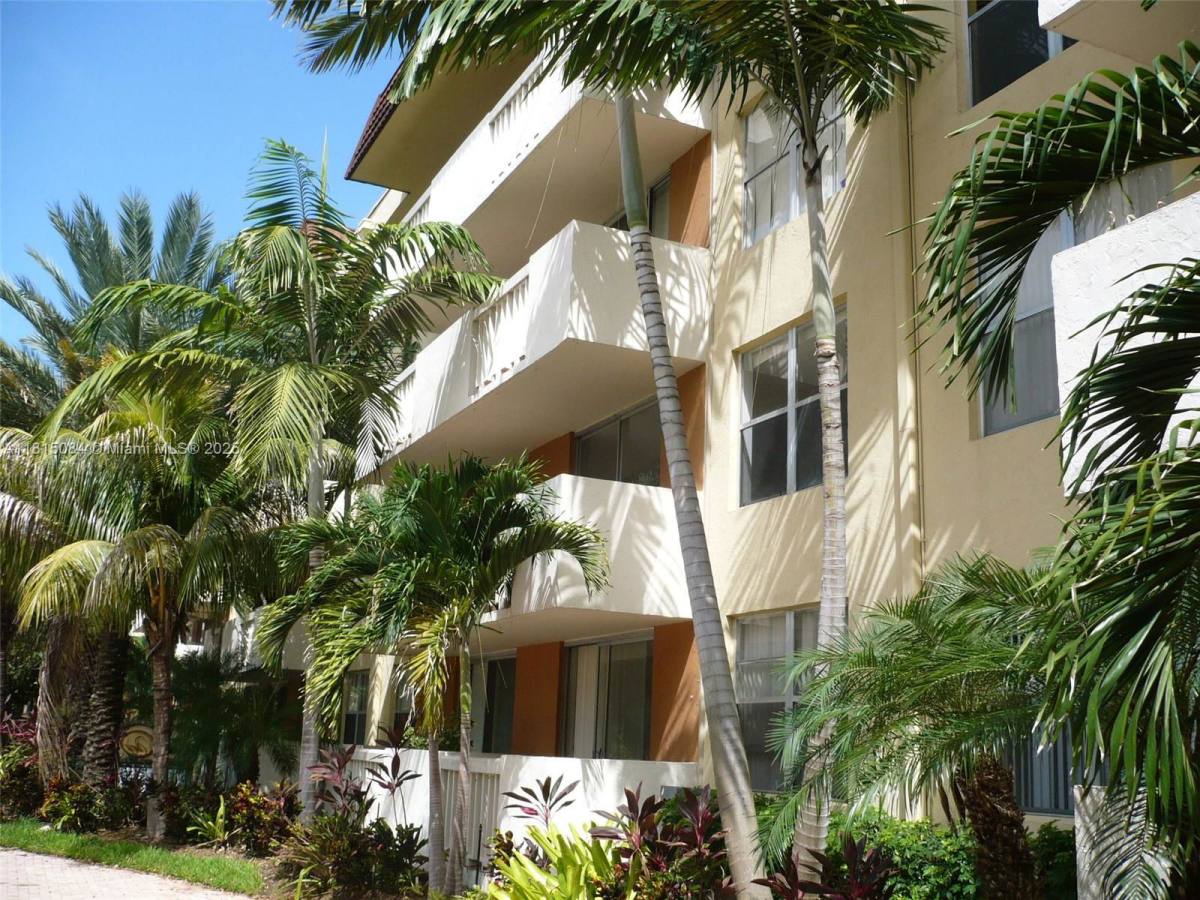Apartment for rent at 1800 Sans Souci Blvd #225, Miami, FL 33181