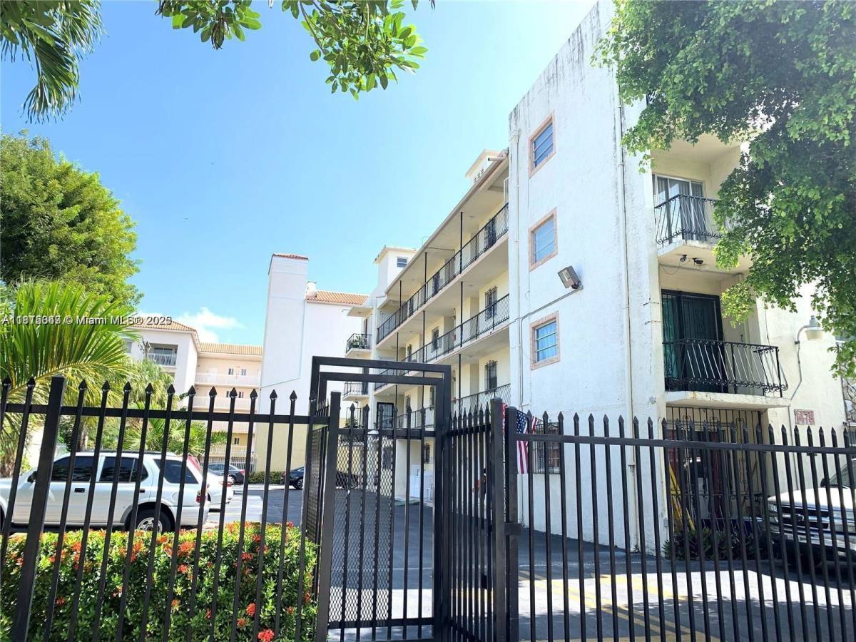 Apartment for rent at 1478 NW 1st St #304, Miami, FL 33125