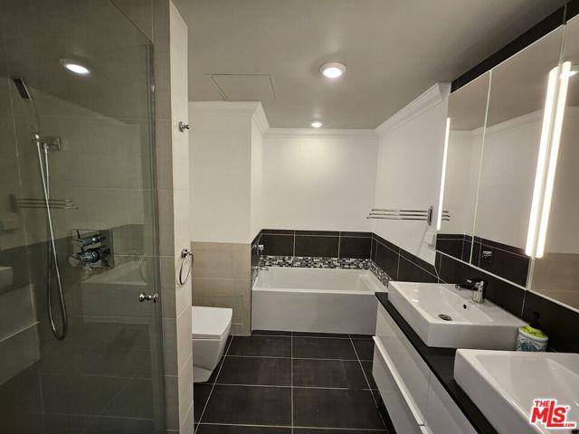 House for rent at 2160 Century Park E #2010, Los Angeles, CA 90067