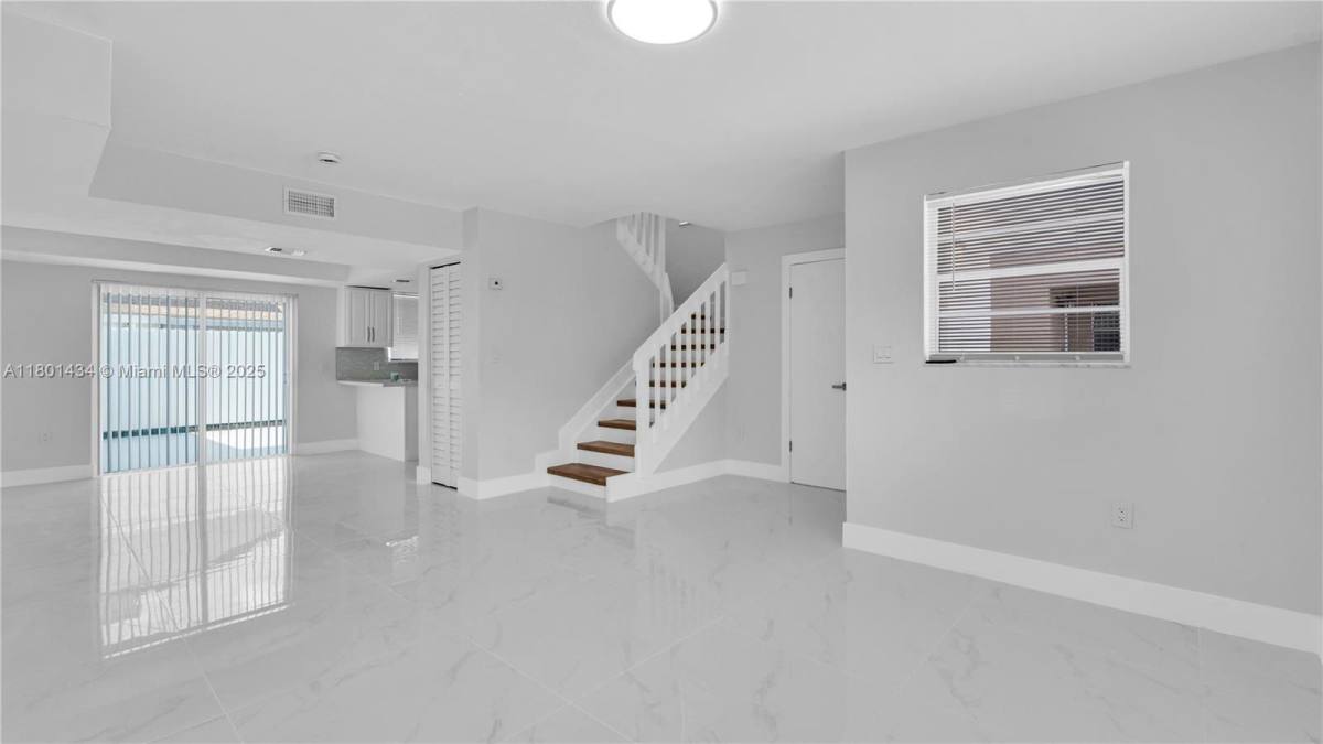 Townhouse for rent at 2412 W 54th Place, Hialeah, FL 33016