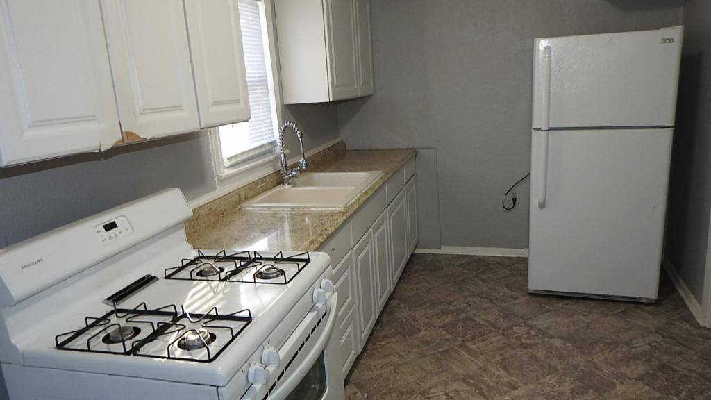 House for rent at 2220 S Arlington Ave, Independence, MO 64052