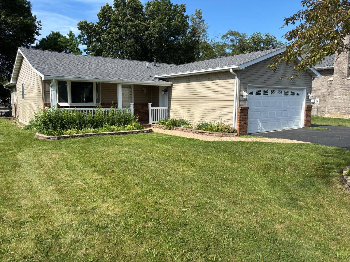 House for rent at 1886 Loganberry Lane, Crown Point, IN 46307