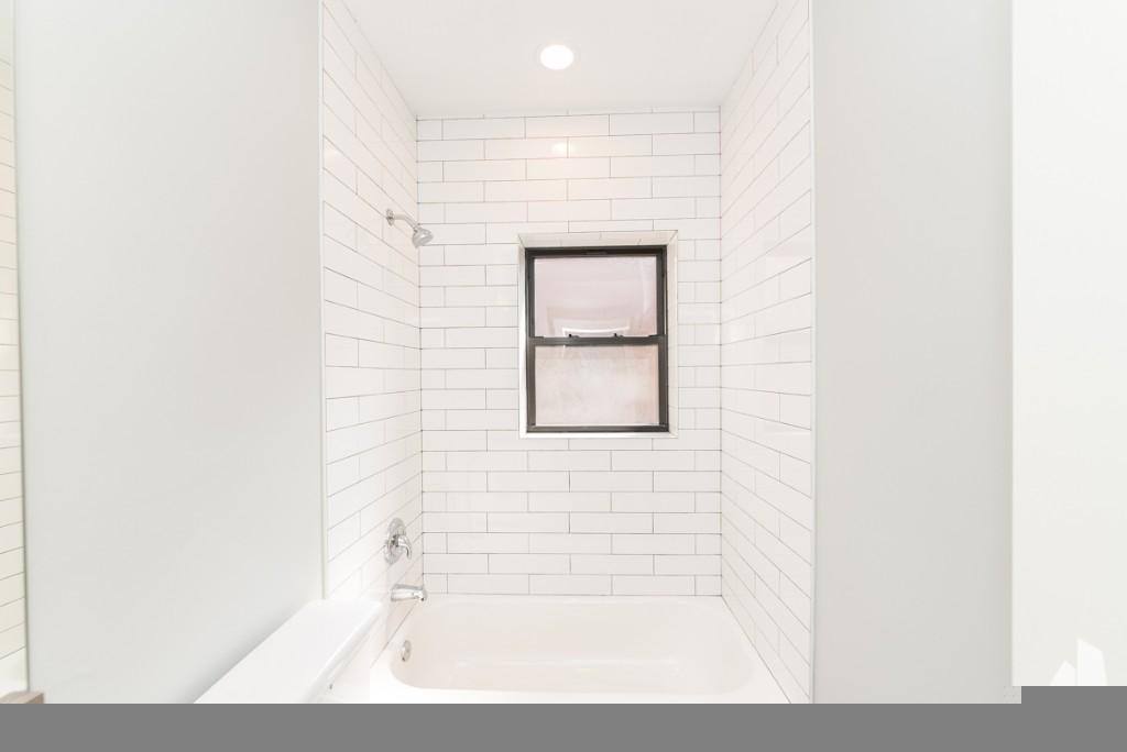Apartment for rent at 2105 N Sedgwick St, Chicago, IL 60614