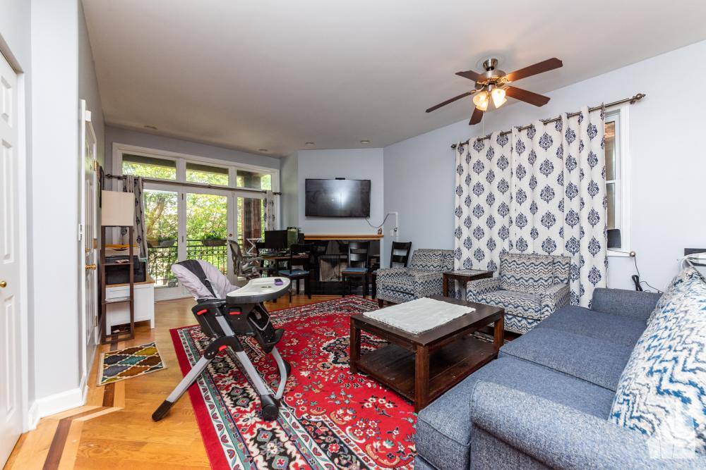 Apartment for rent at 2043 W Erie #2E, Chicago, IL 60612