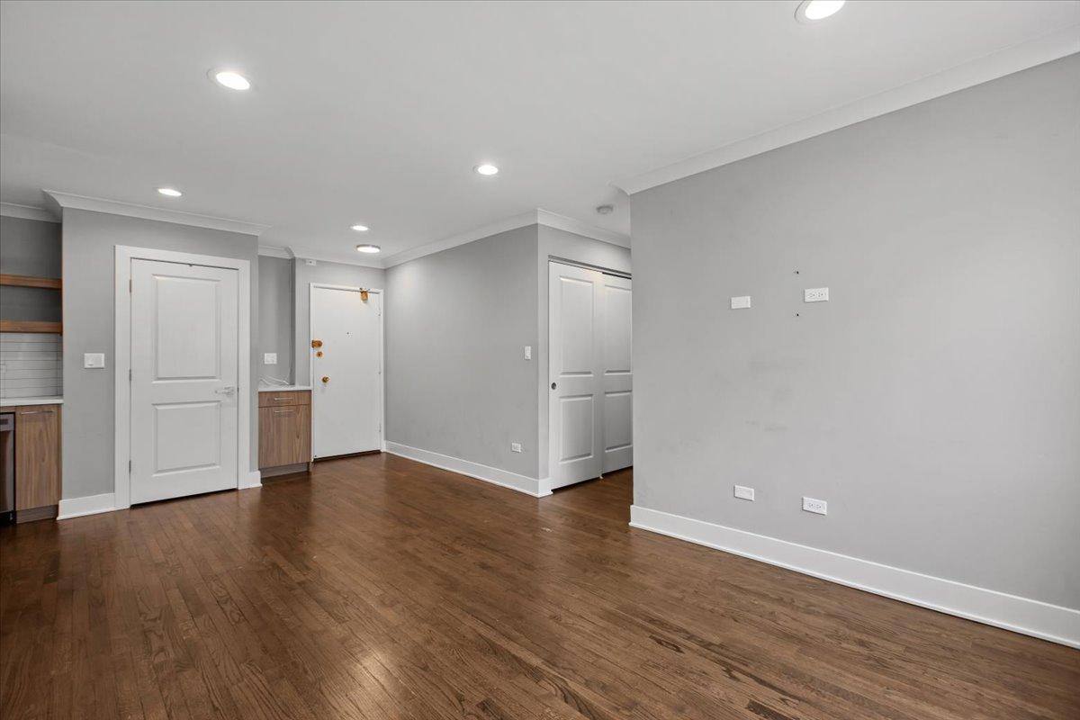 Apartment for rent at 541 W Oakdale Ave #507, Chicago, IL 60657