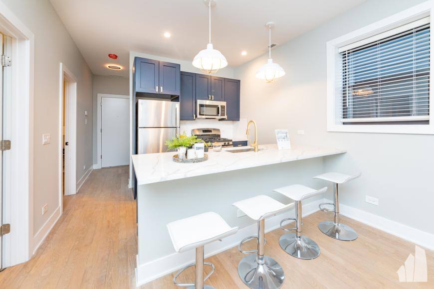 Apartment for rent at 2026 W Montrose, Chicago, IL 60618