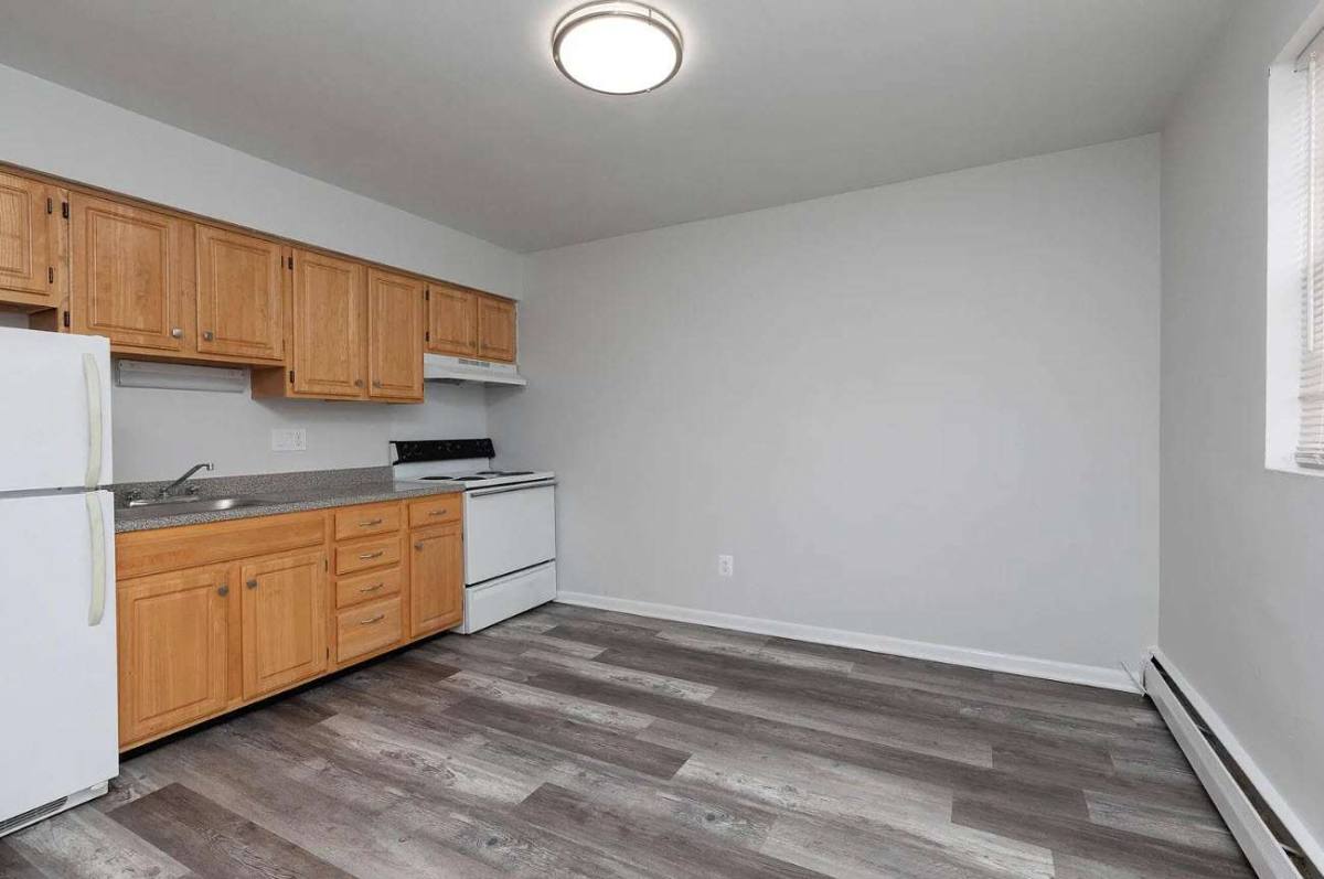 Apartment for rent at Alexander Arms, 4800 Township Line Rd #A-02, Drexel Hill, PA 19026
