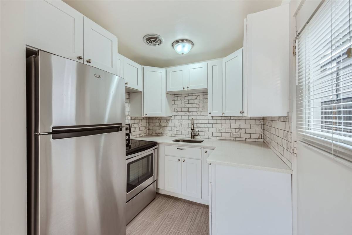 Apartment for rent at 12737 Greenwood Ave N, Seattle, WA 98133