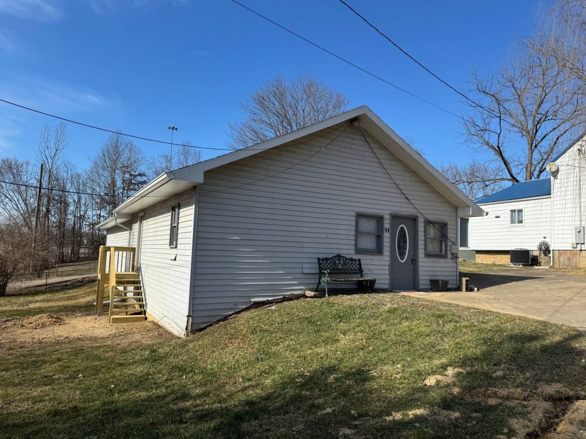 House for rent at 794 Wayside Farm Rd, Parkersburg, WV 26104