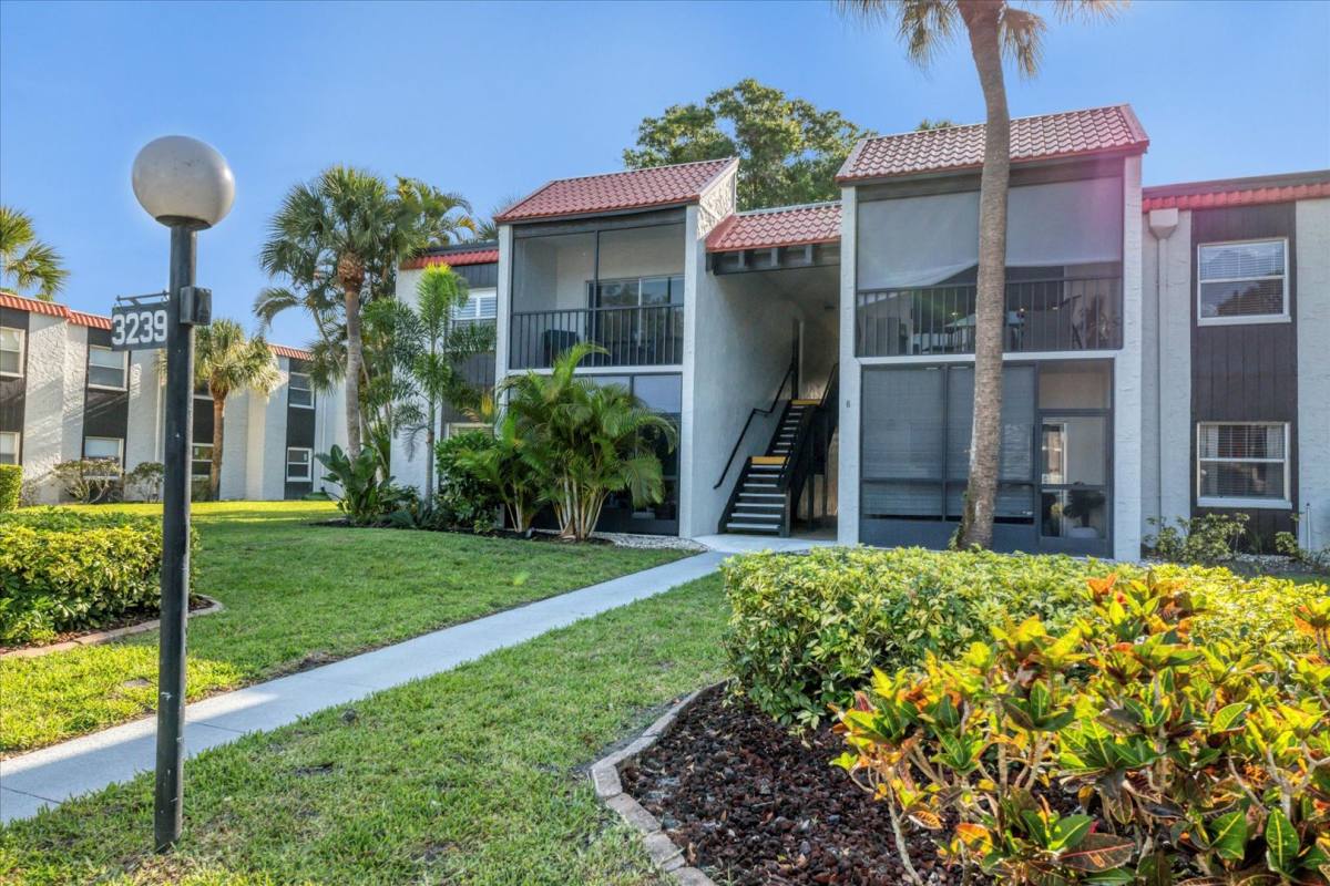 Condo for rent at 3239 Beneva Rd, Sarasota, FL 34232