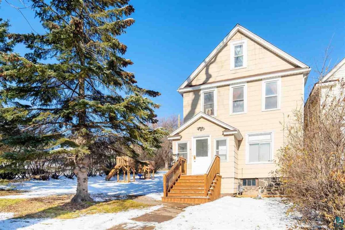 Apartment for rent at 2821 Wicklow St, Duluth, MN 55806