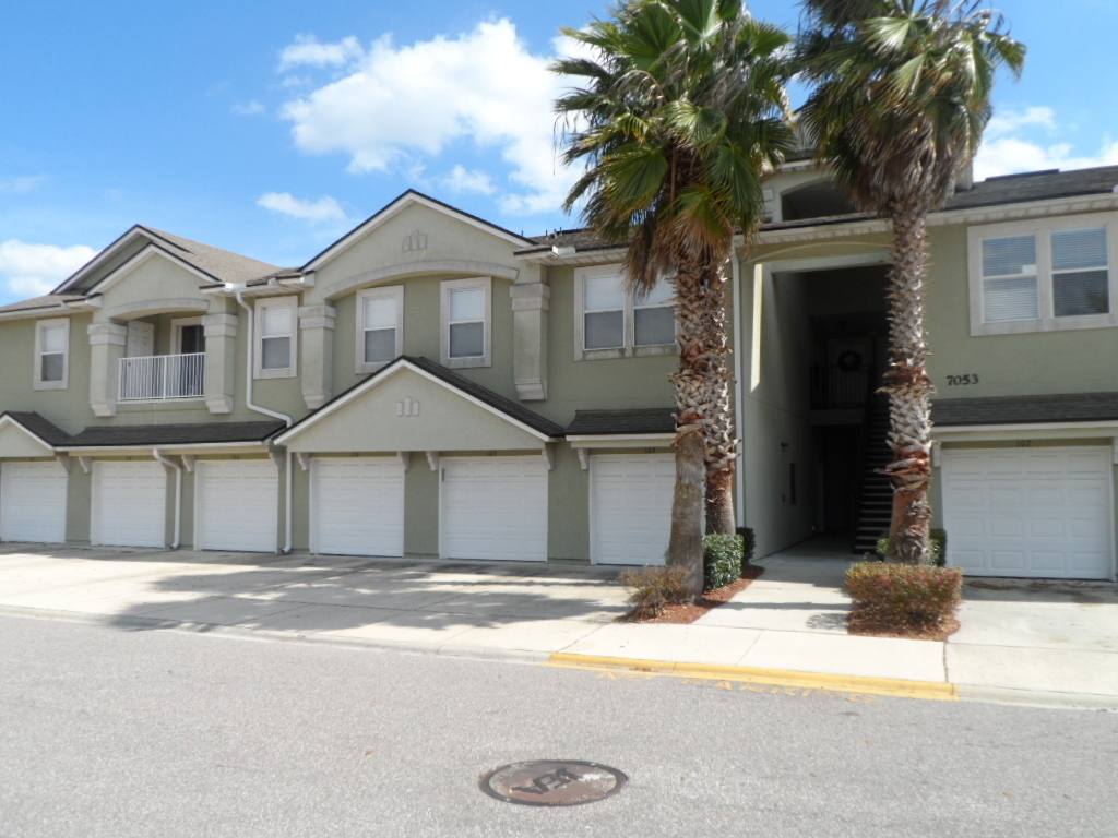 Condo for rent at 7053 Snowy Canyon Dr, Jacksonville, FL 32256