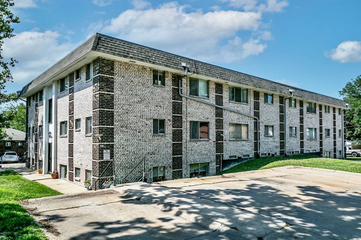 Apartment for rent at 4621 Wakeley St, Omaha, NE 68132
