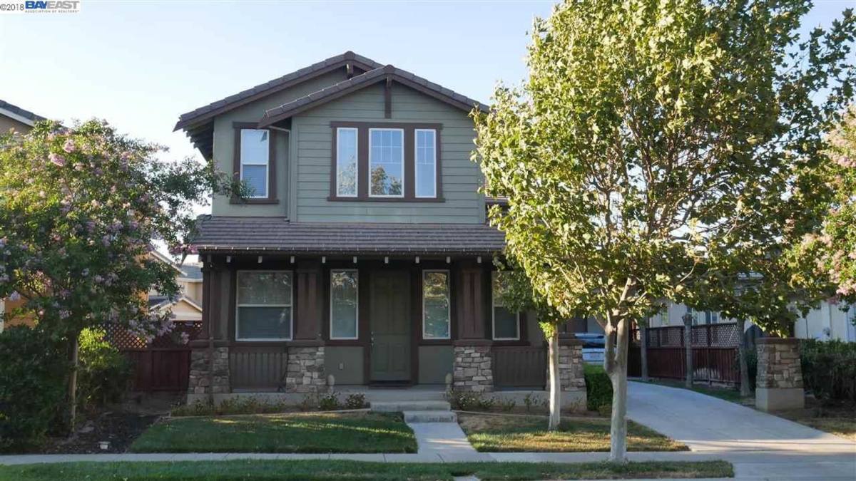 House for rent at 455 E Legacy Dr, Tracy, CA 95391