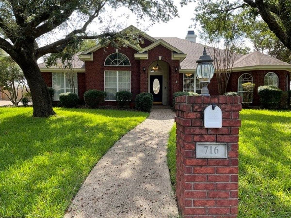 House for rent at 716 Stoneridge Dr, Hewitt, TX 76643