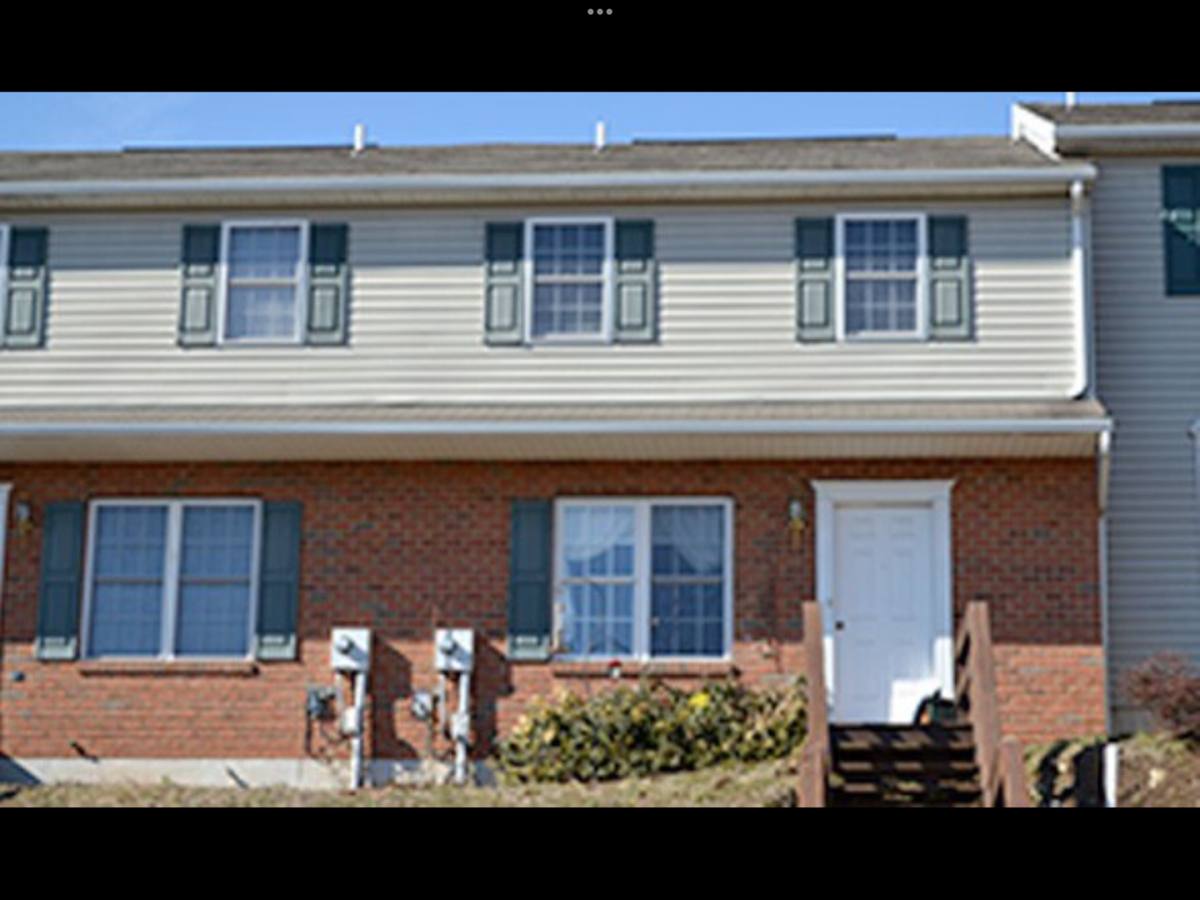 Townhouse for rent at 3807 Penns Dr, Reading, PA 19606