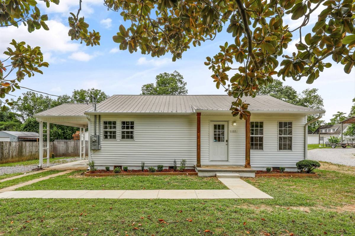 House for rent at 122 Chestnut Rd, New Hope, AL 35760