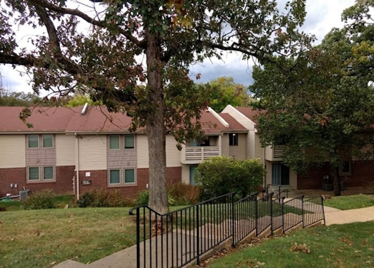 Apartment for rent at 32 Woodglen, Arnold, MO 63010