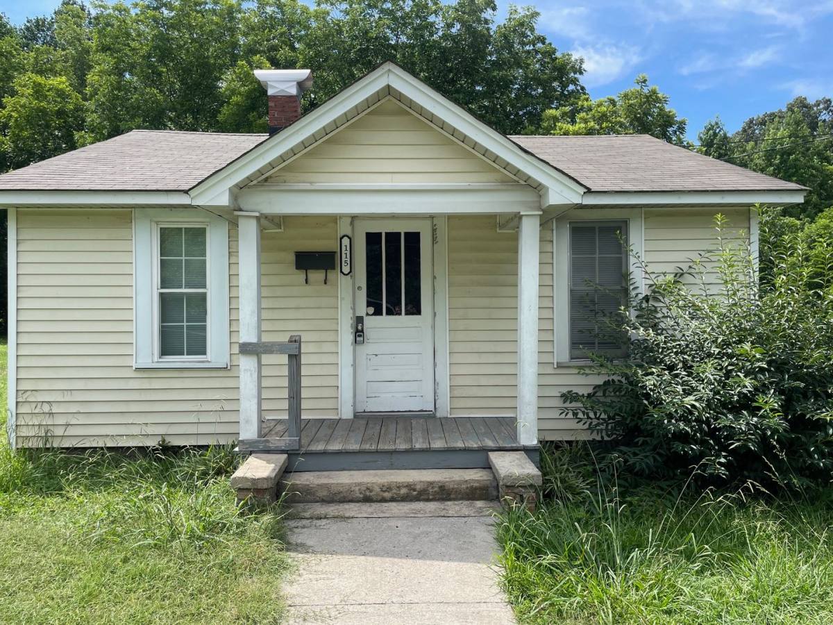 House for rent at 115 Williamson St, Troy, NC 27371