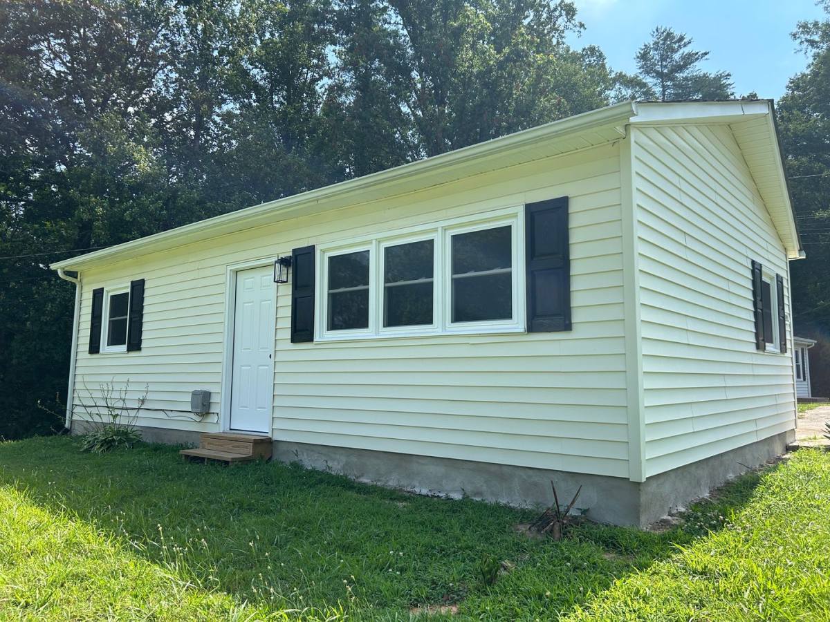 House for rent at 3992 Dug Hill Rd, Lenoir, NC 28645