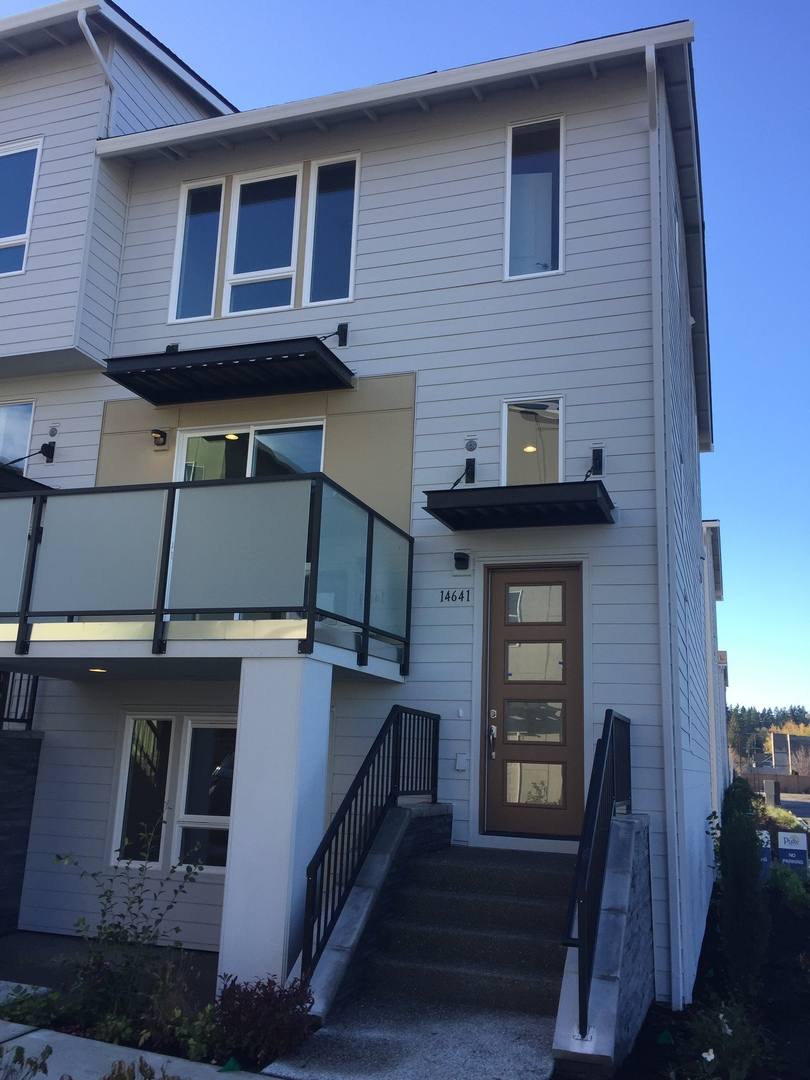 Townhouse for rent at 14641 36th Ave NE, Seattle, WA 98155