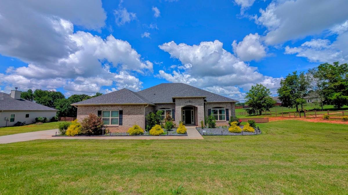 House for rent at 6055 Creekside View Lane, Clermont, GA 30527