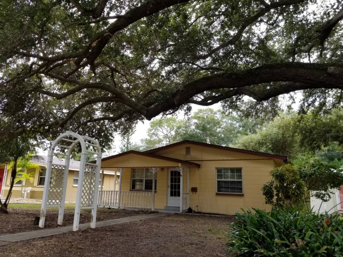 House for rent at 5220 11th Ave N, Saint Petersburg, FL 33710