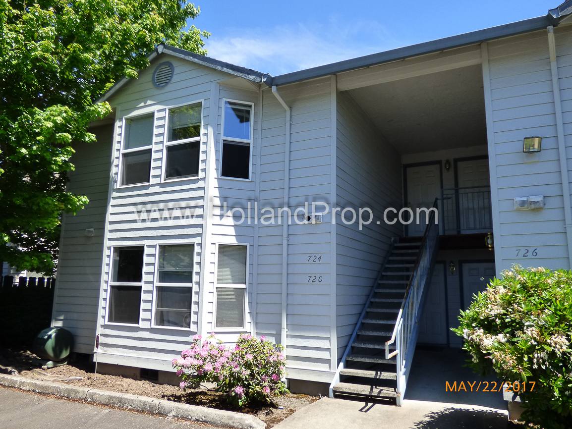 Apartment for rent at 720-726 SW 206th Place, Beaverton, OR 97003