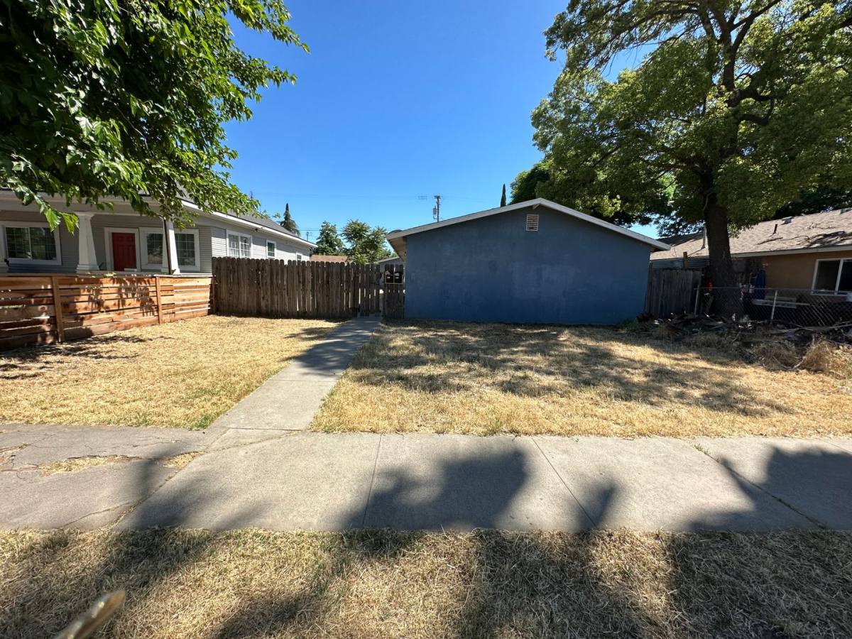 Apartment for rent at 380 Angelus St, Turlock, CA 95380