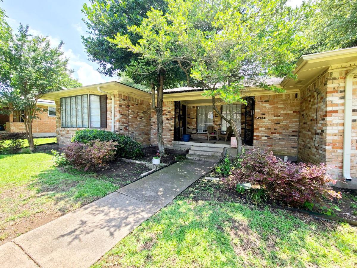 House for rent at 7549 Brentcove Circle, Dallas, TX 75214