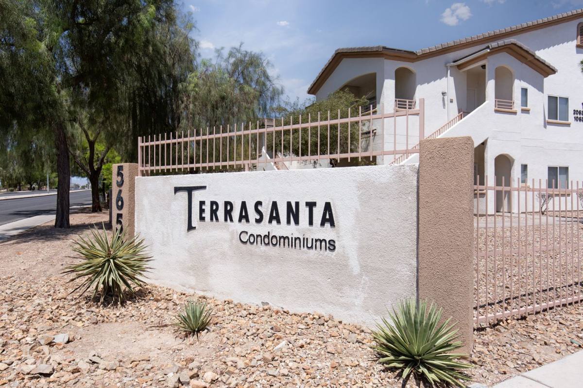 House for rent at 5655 E Sahara Ave #BLDG 10, Las Vegas, NV 89142