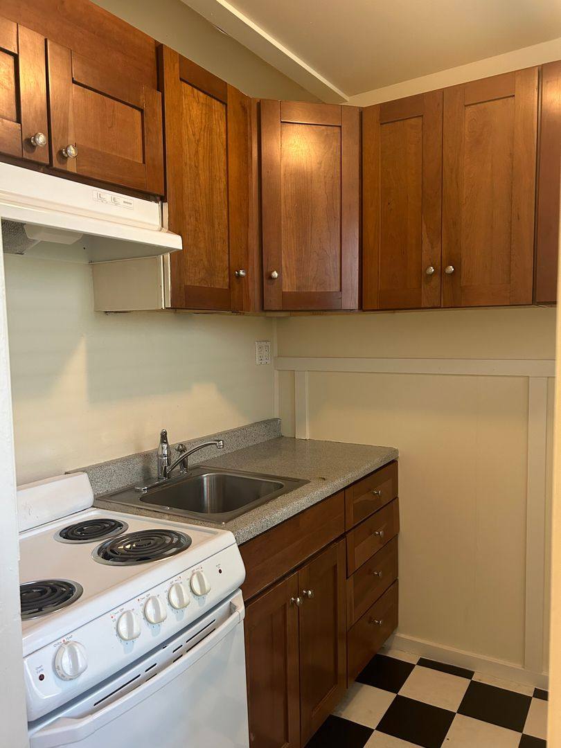 Apartment for rent at 1619 Belmont Ave, Seattle, WA 98122