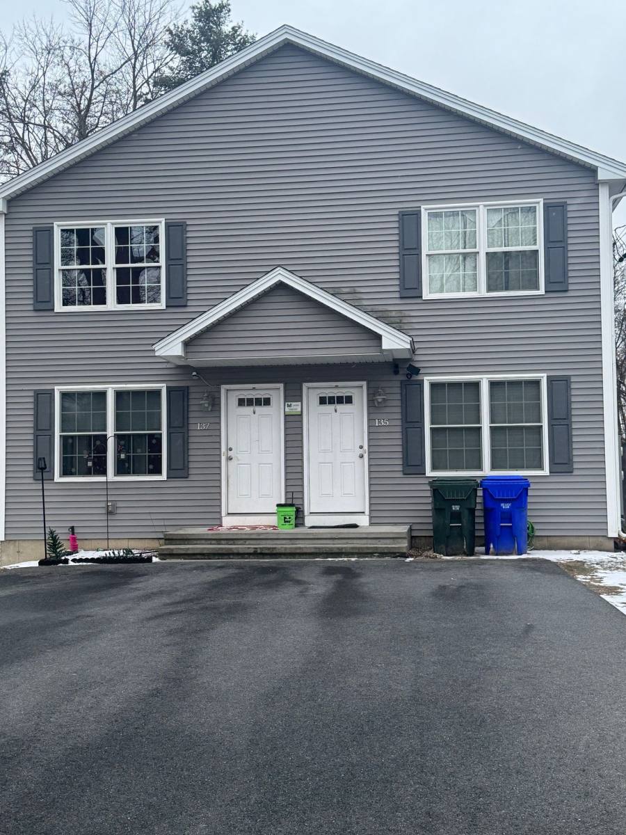 Apartment for rent at 135-137 Laconia St, Springfield, MA 01129