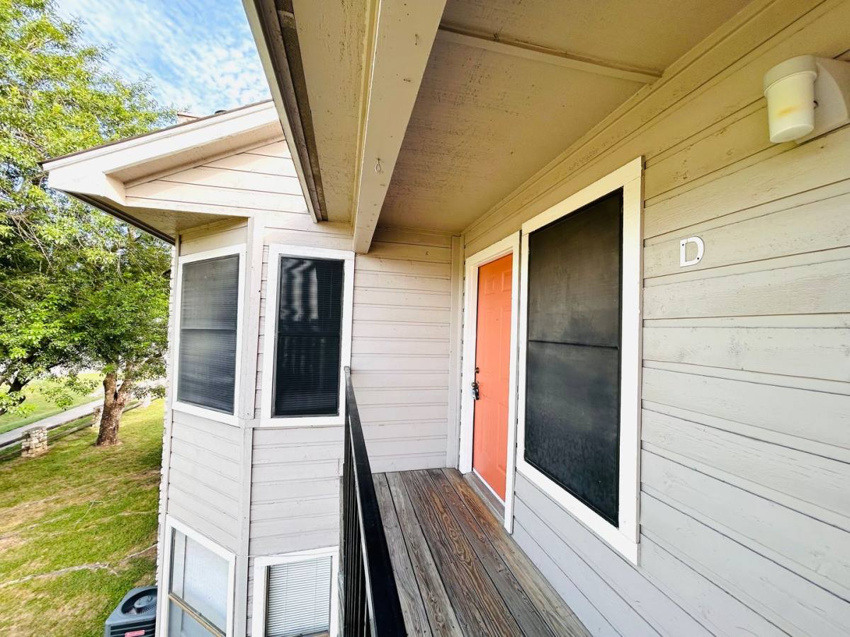 Apartment for rent at 8913 Schick Rd, Austin, TX 78729