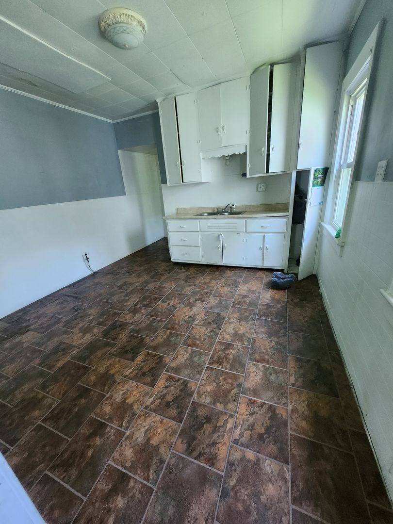 Apartment for rent at 712 E10th, Erie, PA 16503