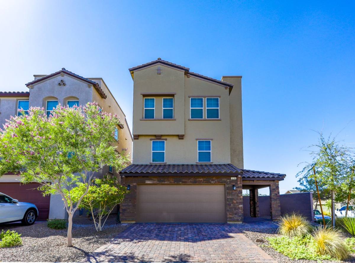 House for rent at 176 Campbelltown Ave, Henderson, NV 89015