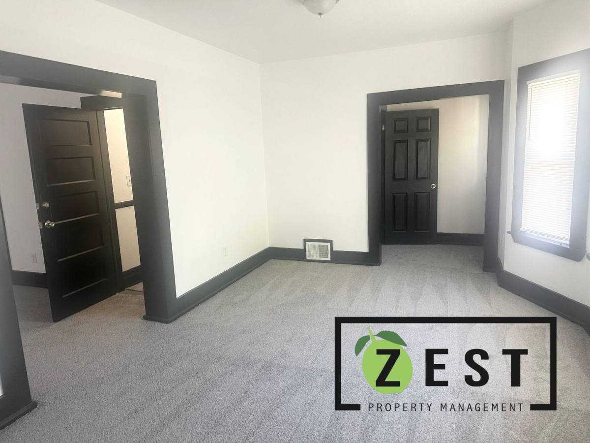 Apartment for rent at 652 & 654 E Philadelphia, Detroit, MI 48202