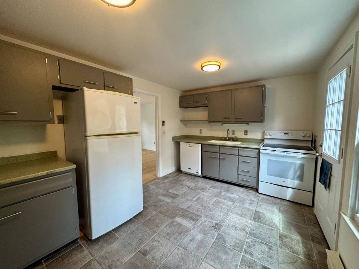 Apartment for rent at 27 Minott St #7, South Portland, ME 04106