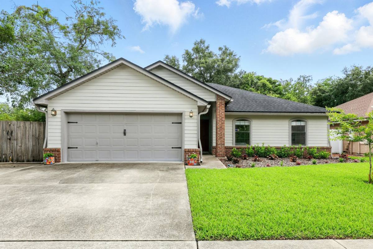 House for rent at 3888 Chapelgate Rd, Jacksonville, FL 32223
