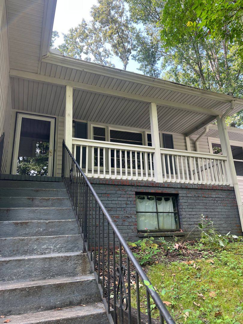 House for rent at 10 Arcadia Circle, Greenville, SC 29605
