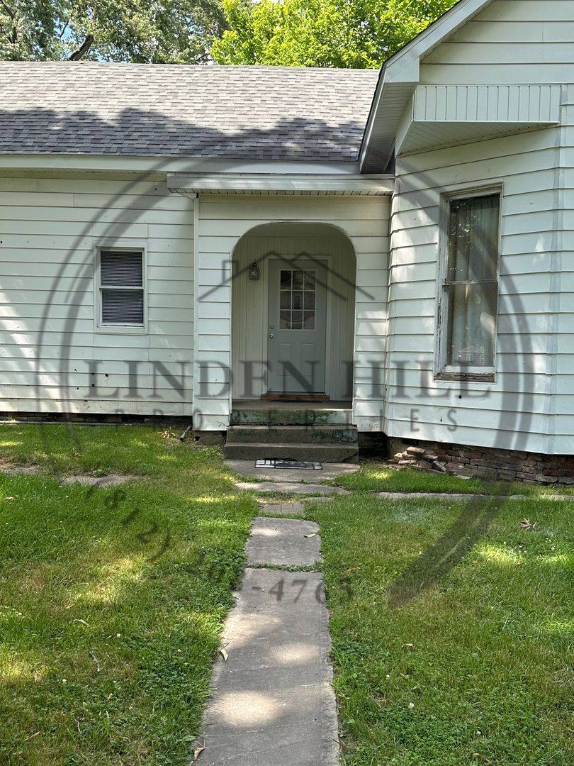 Apartment for rent at 1904 N 8th St, Terre Haute, IN 47804