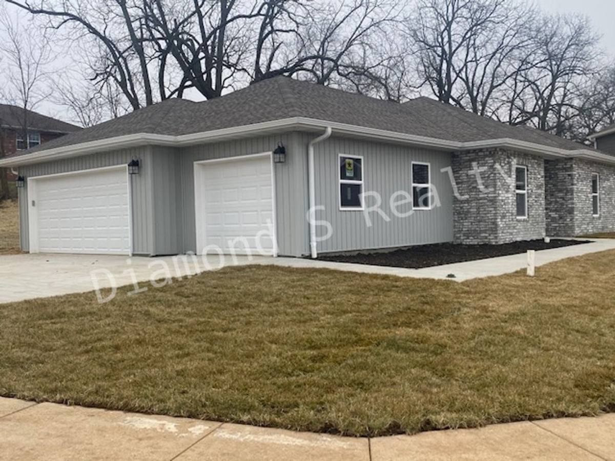 House for rent at 2600 W Colton, Ozark, MO 65721