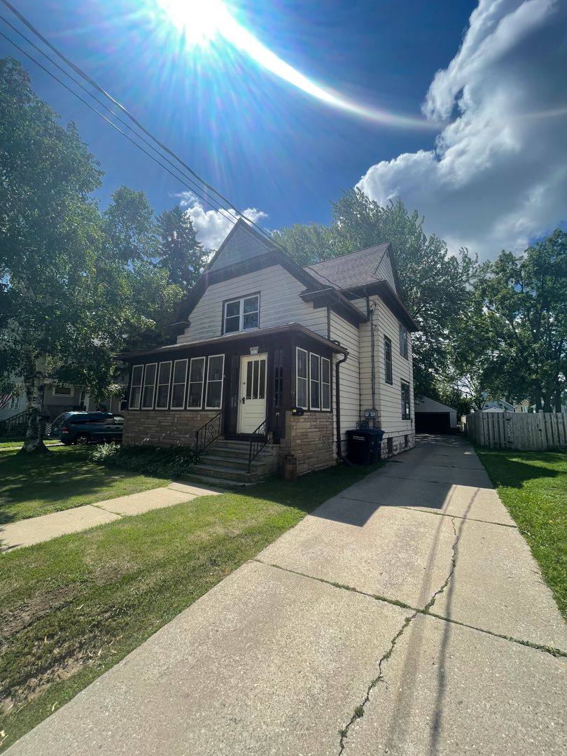 Apartment for rent at 1211 Otter Ave, Oshkosh, WI 54901