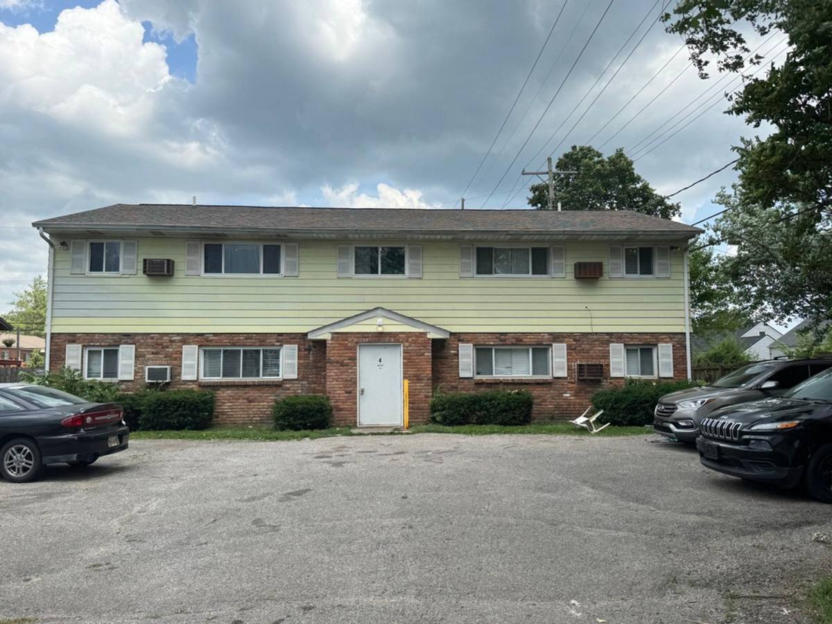 Apartment for rent at 4 Bryant Lane, Hamilton, OH 45013
