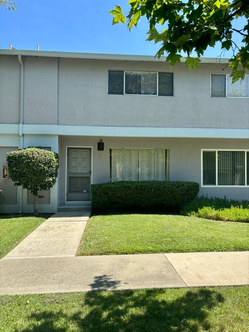 Townhouse for rent at 3828 Willow Pass Rd, Concord, CA 94519