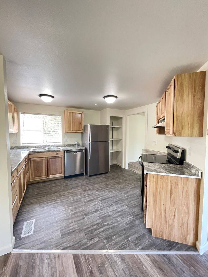 House for rent at 14414 Greenbelt Dr E, Bonney Lake, WA 98391